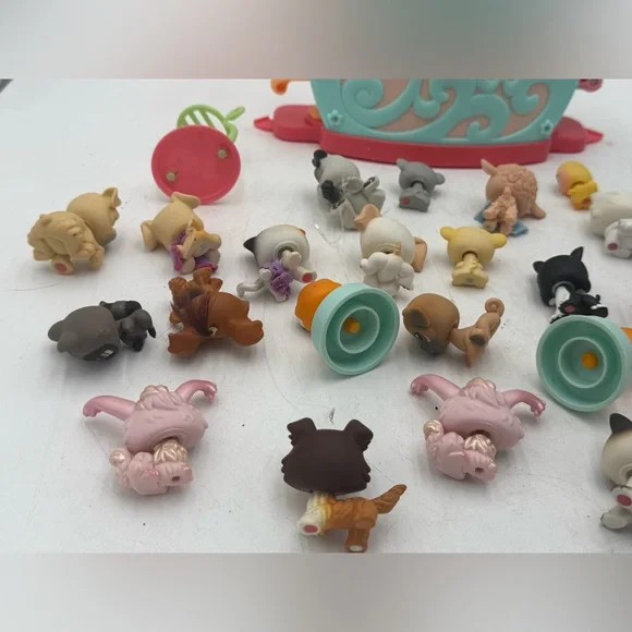 Littlest Pet Shop LPS lot of 39 includes rare Collie and other pets